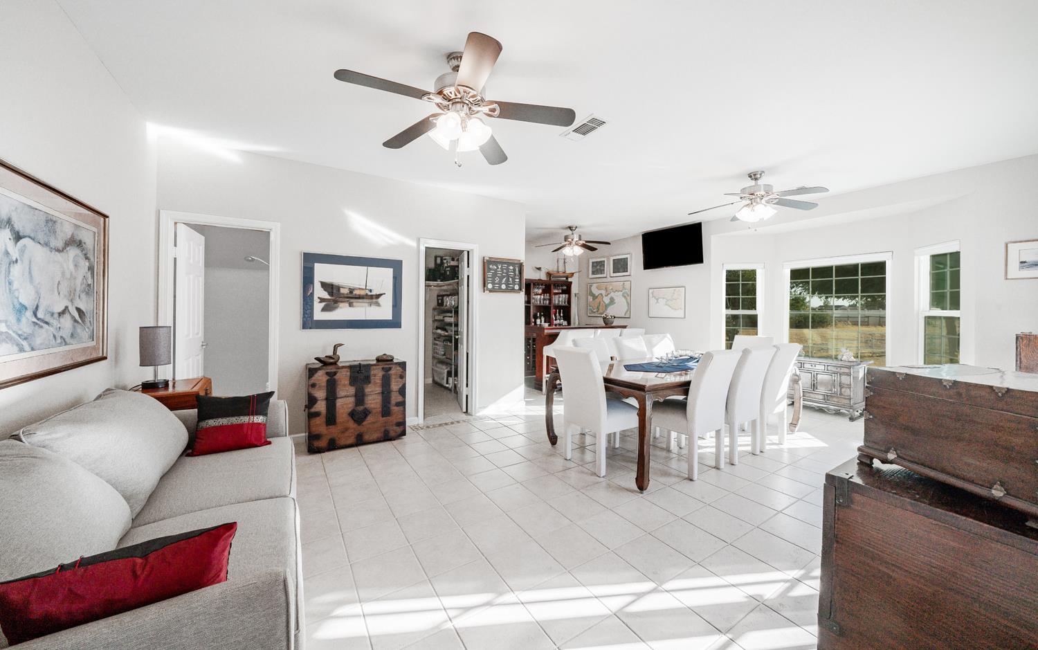 Madera, California, 93636, United States, 4 Bedrooms Bedrooms, ,3 BathroomsBathrooms,Residential,For Sale,1920863