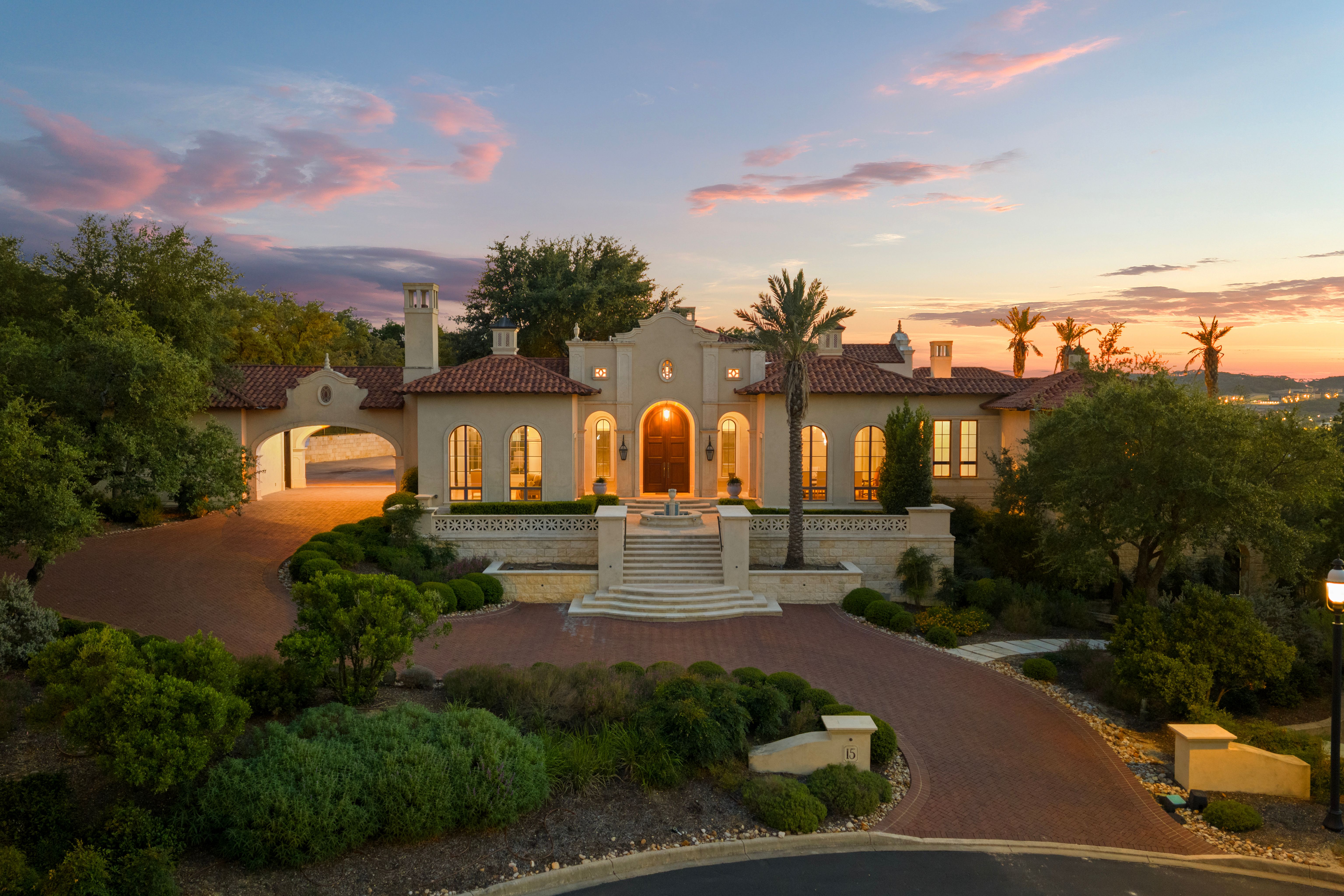  Mediterranean Style Estate in The Dominion - 物件實景