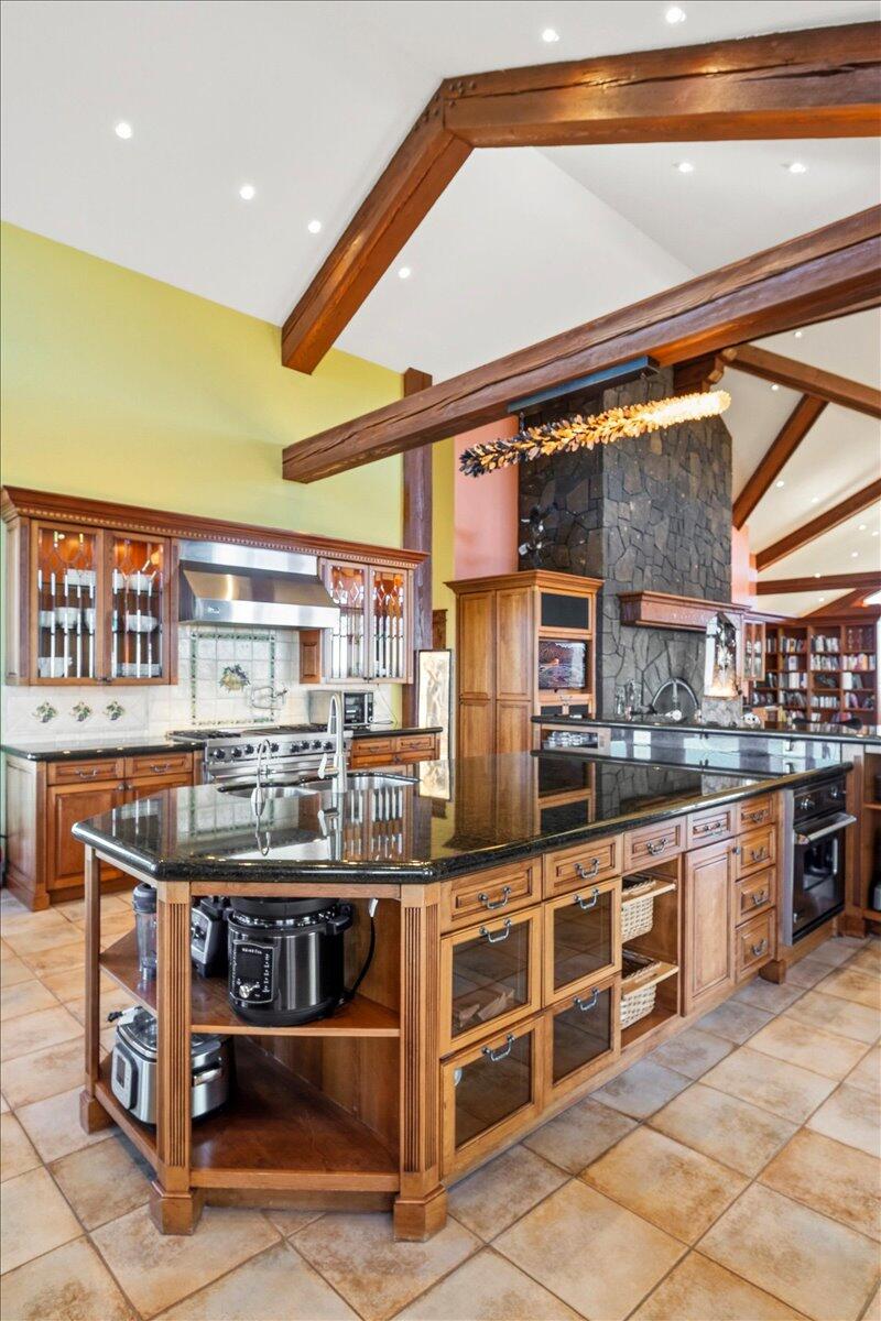 Powell Butte, Oregon, 97753, United States, 6 Bedrooms Bedrooms, ,5 BathroomsBathrooms,Residential,For Sale,2036948