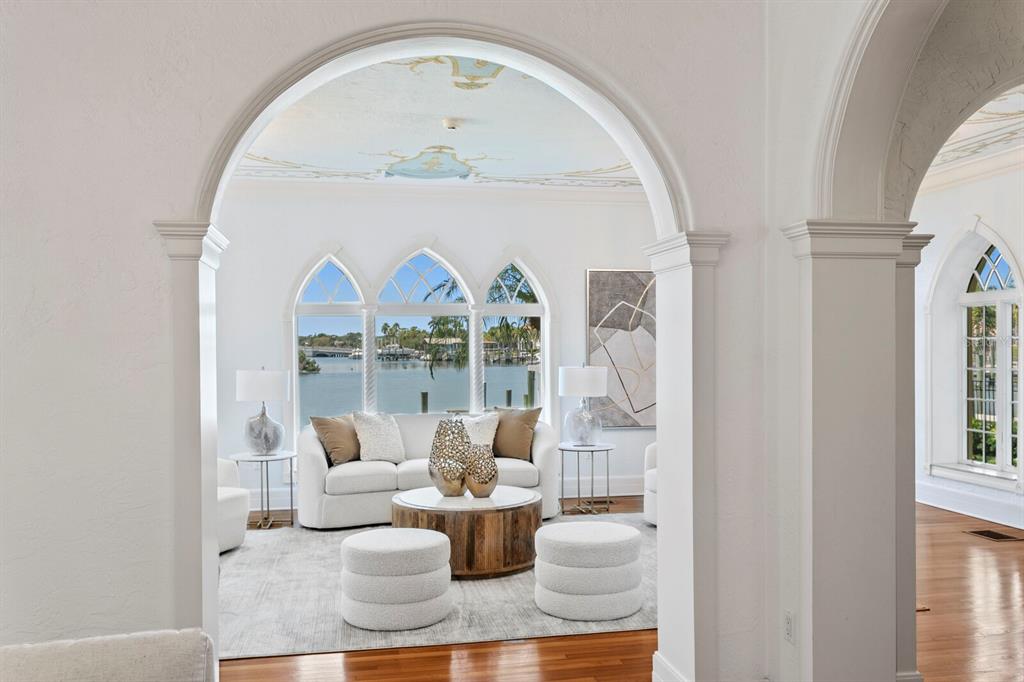 St Petersburg, Florida, 33704, United States, 4 Bedrooms Bedrooms, ,5 BathroomsBathrooms,Residential,For Sale,1794031