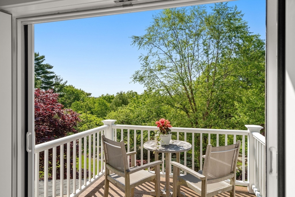Manchester, Massachusetts, 01944, United States, 4 Bedrooms Bedrooms, ,3 BathroomsBathrooms,Residential,For Sale,1846974