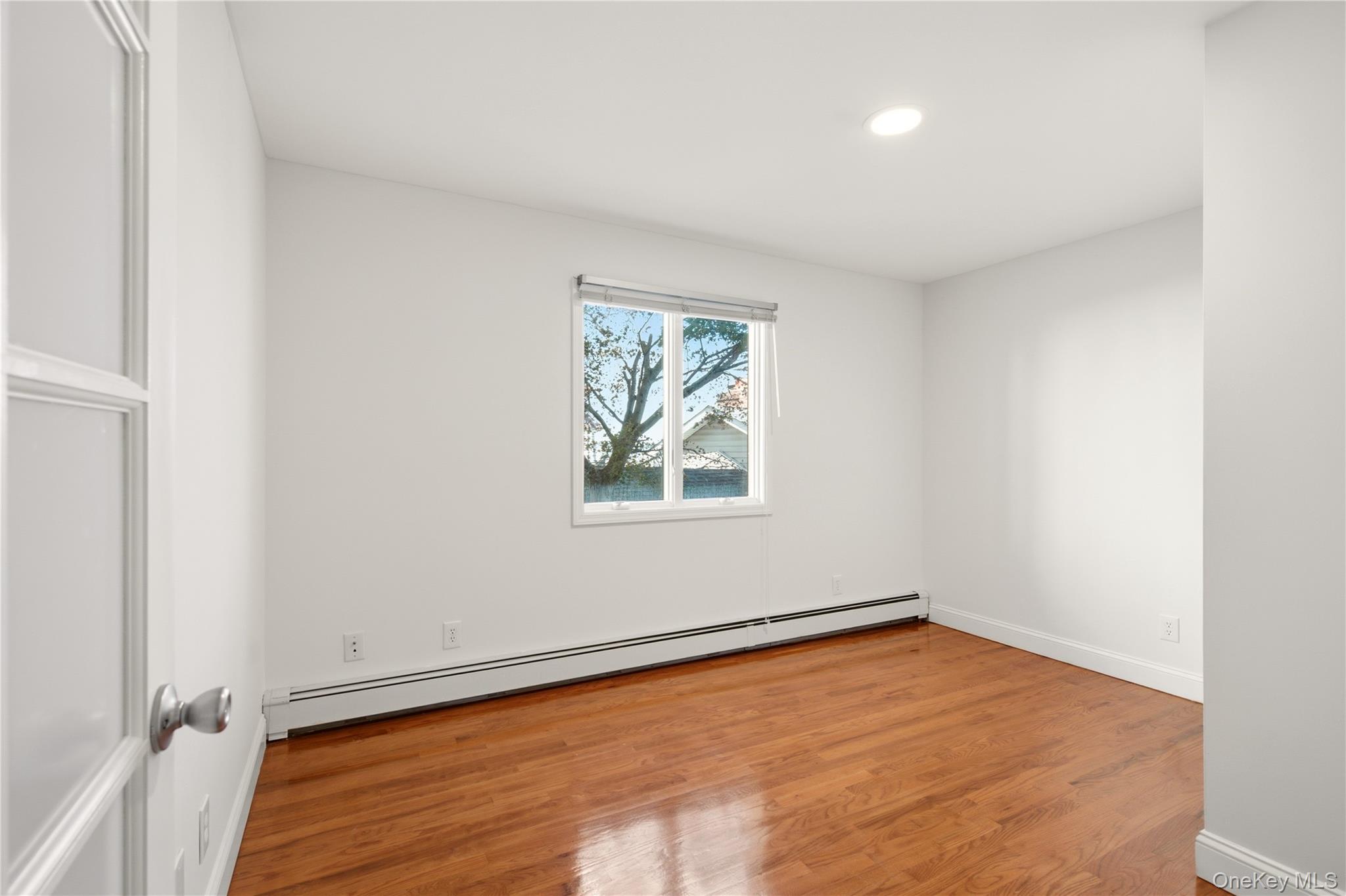  565 Mckinley Terrace, Centerport, NY, 11721 - 物件實景