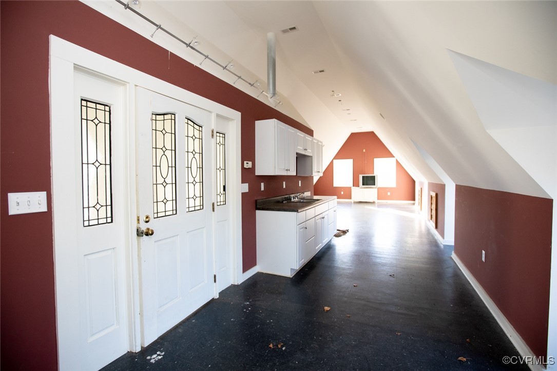 Crewe, Virginia, 23930, United States, 5 Bedrooms Bedrooms, ,4 BathroomsBathrooms,Residential,For Sale,1887087