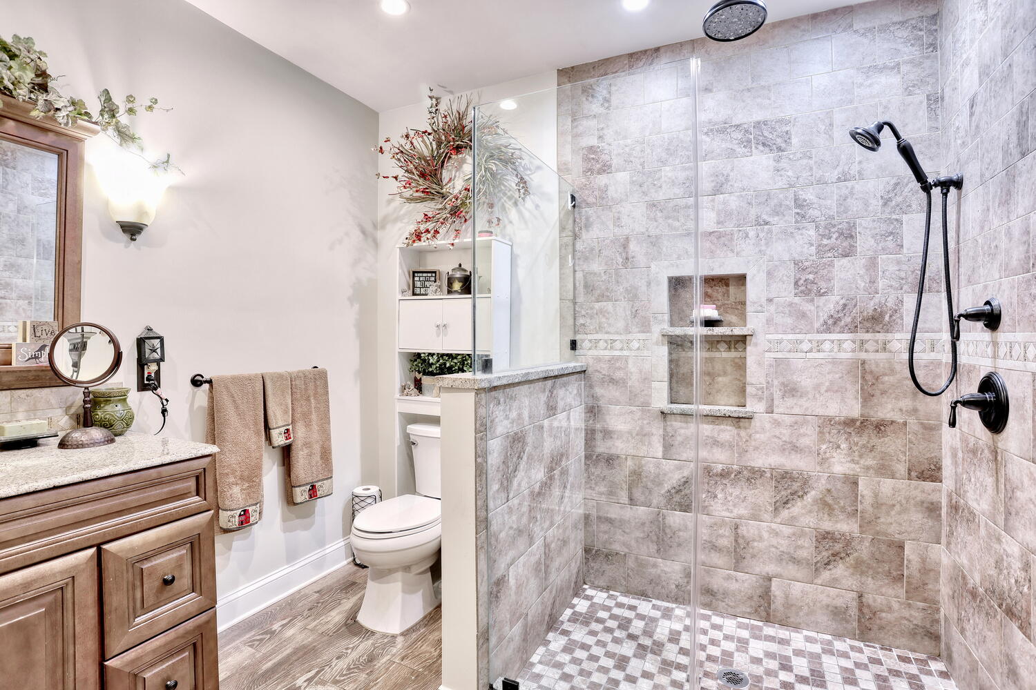 Clifton, New Jersey, 07011, United States, 2 Bedrooms Bedrooms, ,2 BathroomsBathrooms,Residential,For Sale,1975709