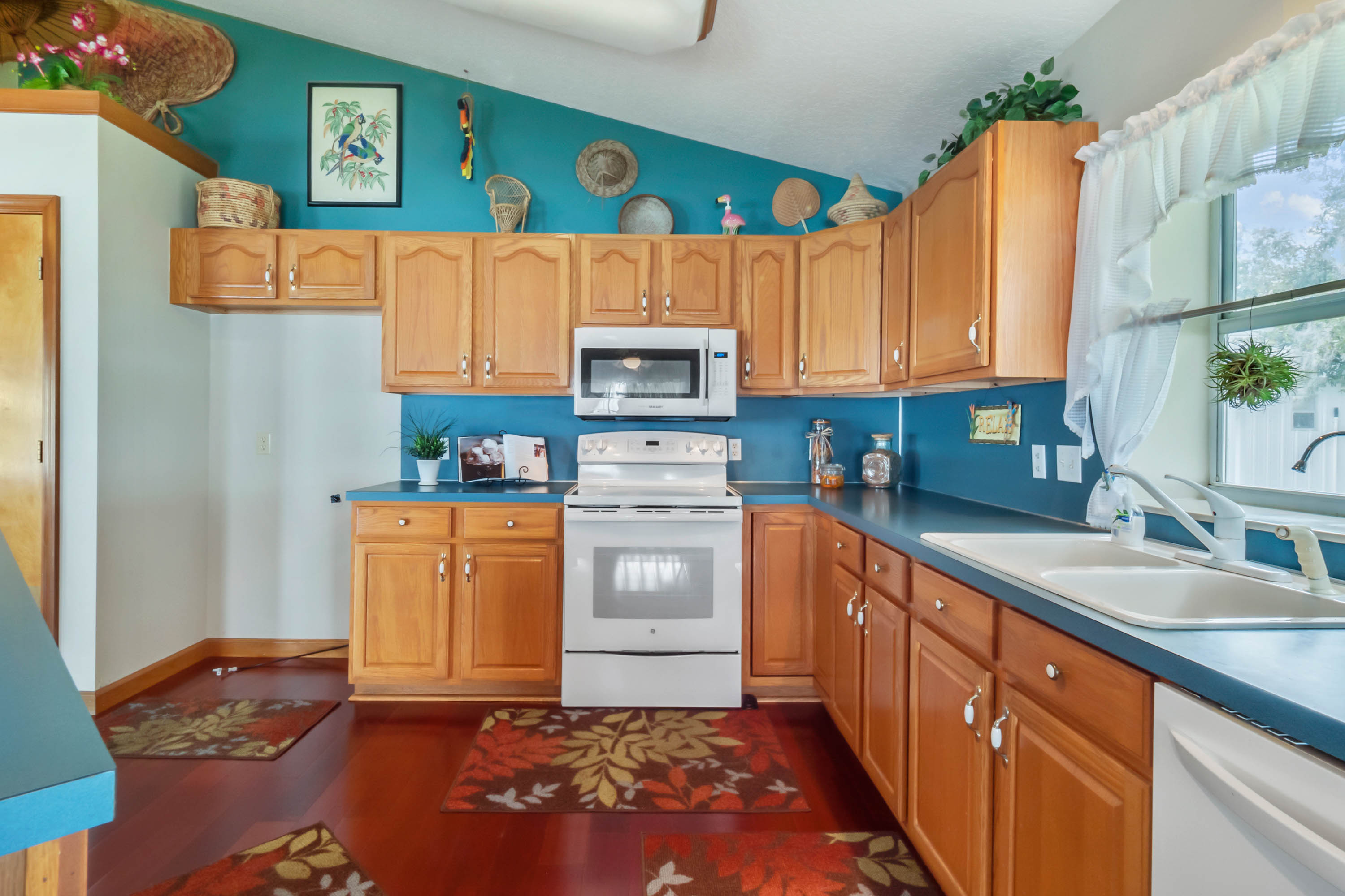 LAKE WALES, Florida, 33898, United States, 6 Bedrooms Bedrooms, ,5 BathroomsBathrooms,Residential,For Sale,1974565