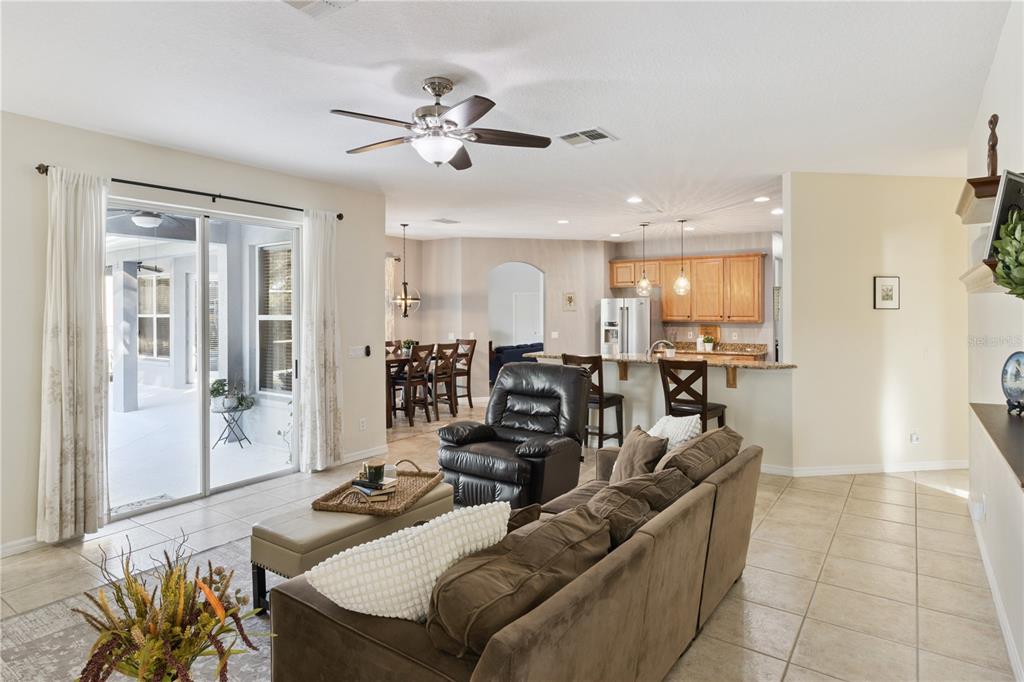 Apopka, Florida, 32712, United States, 5 Bedrooms Bedrooms, ,3 BathroomsBathrooms,Residential,For Sale,2003317