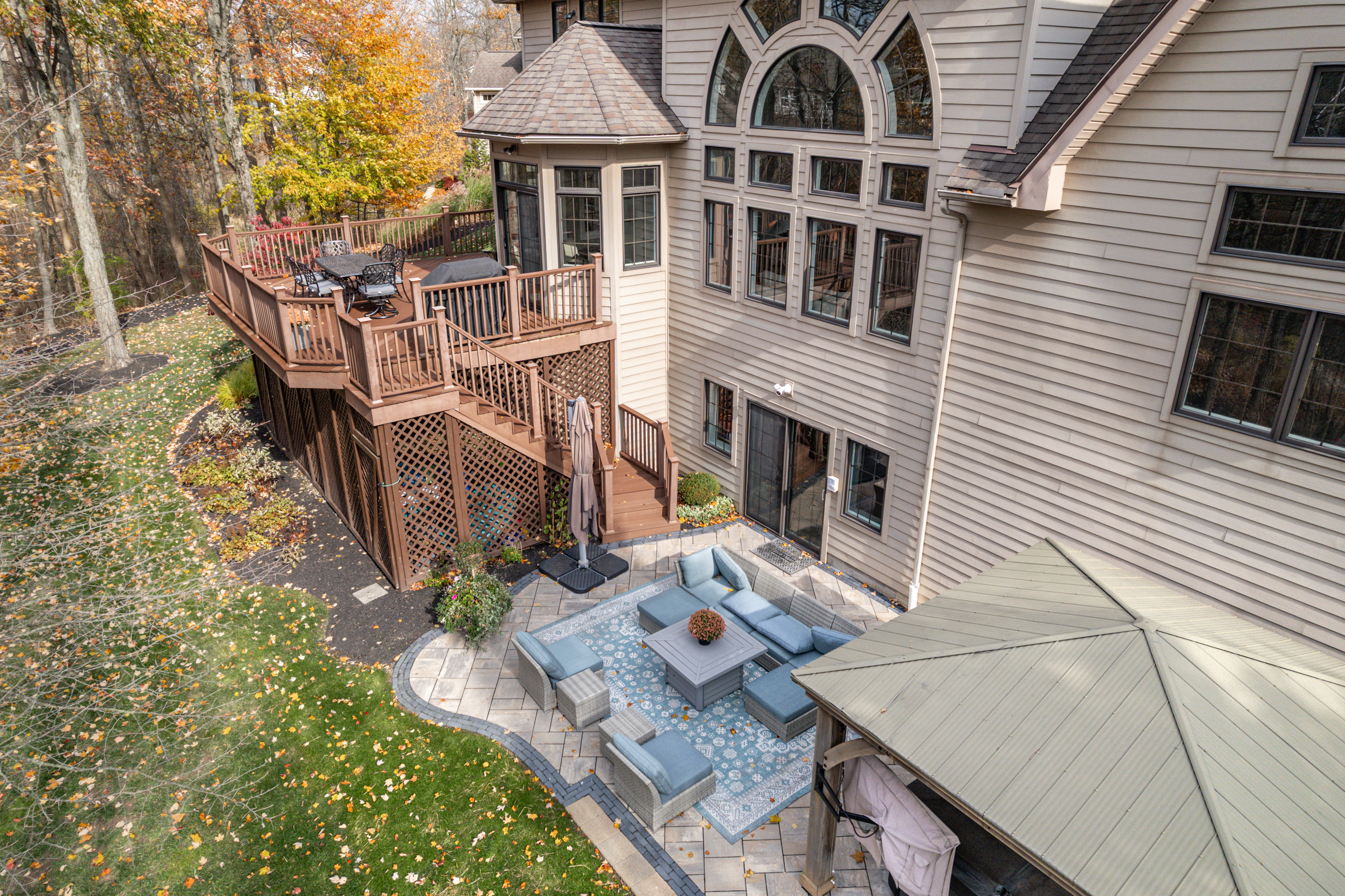 Strongsville, Ohio, 44136, United States, 4 Bedrooms Bedrooms, ,5 BathroomsBathrooms,Residential,For Sale,1988624