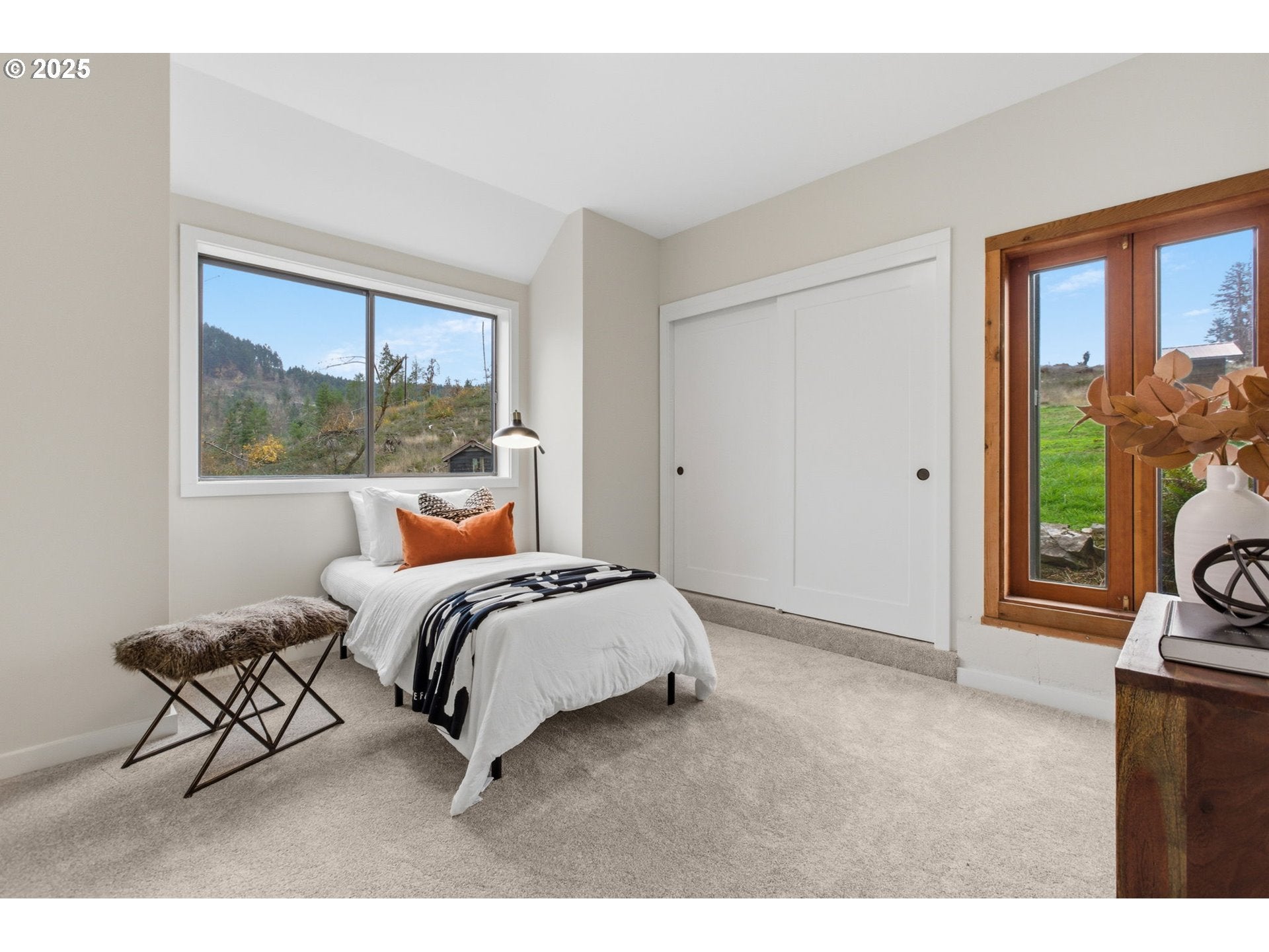 PleasantHill, Oregon, 97455, United States, 5 Bedrooms Bedrooms, ,3 BathroomsBathrooms,Residential,For Sale,1994708