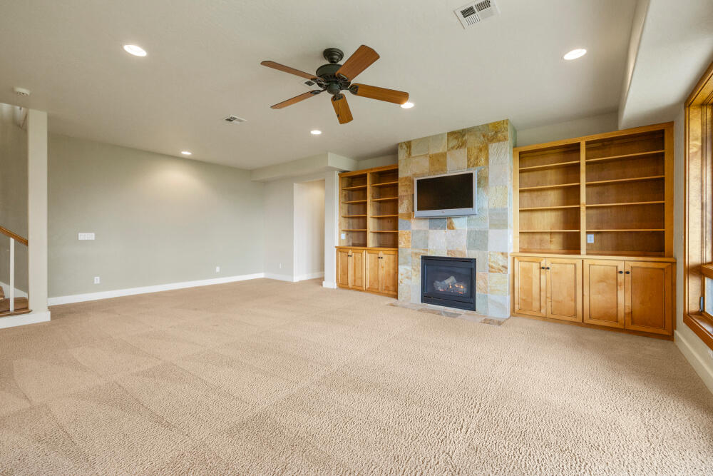 Klamath Falls, Oregon, 97601, United States, 4 Bedrooms Bedrooms, ,3 BathroomsBathrooms,Residential,For Sale,1987766