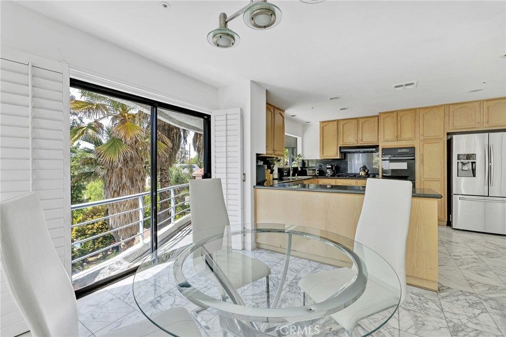 Woodland Hills, California, 91364, United States, 3 Bedrooms Bedrooms, ,3 BathroomsBathrooms,Residential,For Sale,1980470