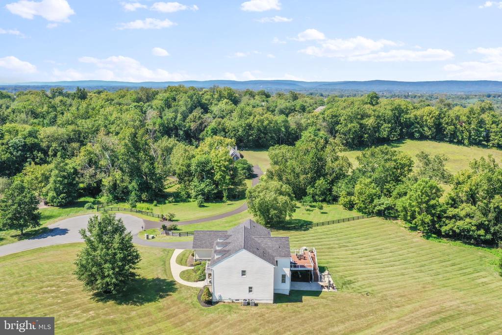 Waterford, Virginia, 20197, United States, 4 Bedrooms Bedrooms, ,5 BathroomsBathrooms,Residential,For Sale,1941290