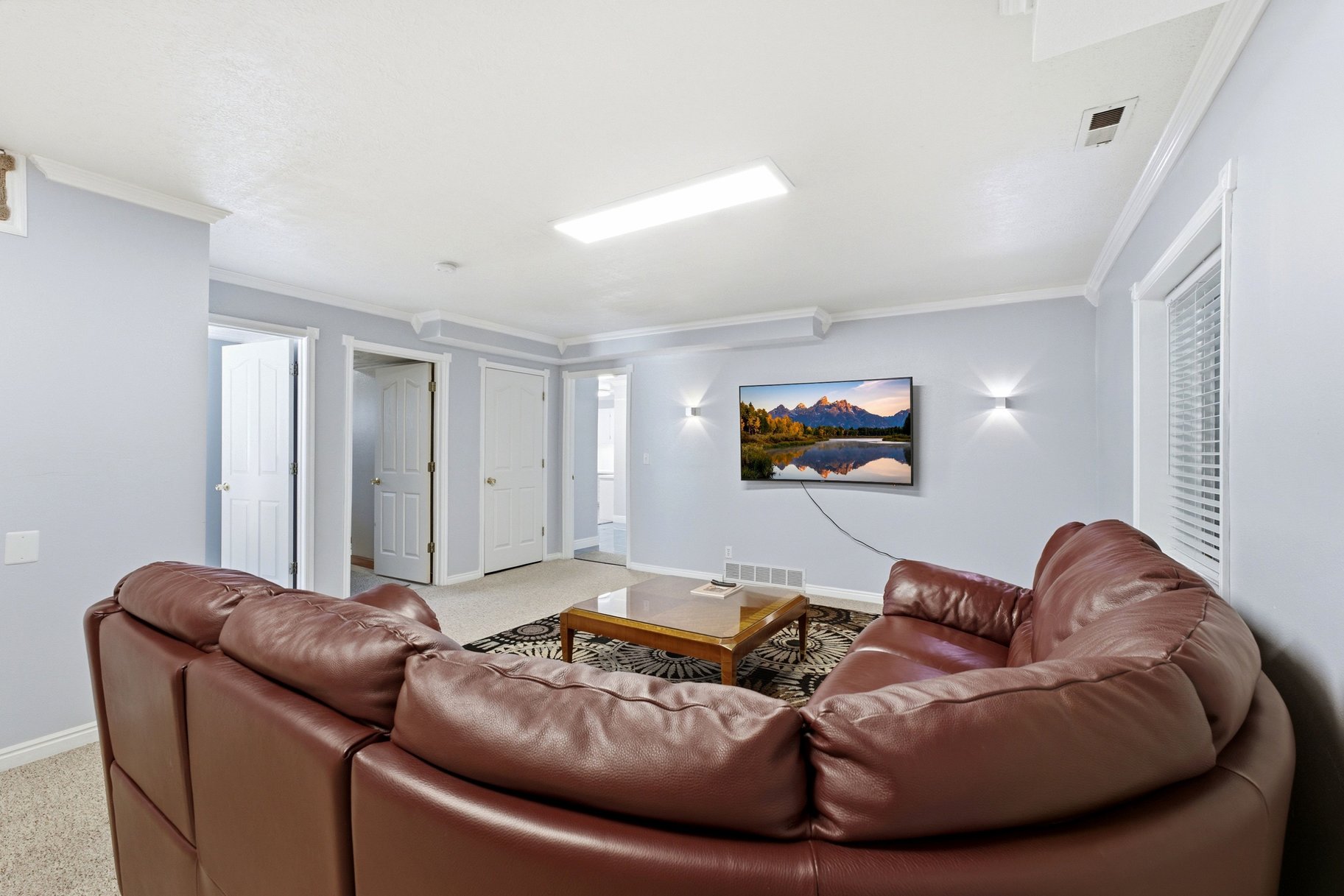  Custom Home with a 2400 Square Foot Shop with Plumbing and Electricity - 物件實景