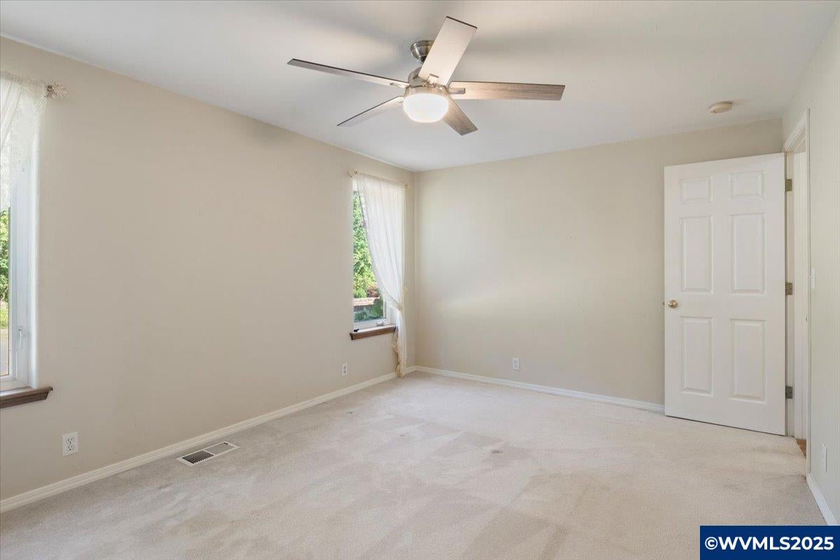 Lebanon, Oregon, 97355, United States, 3 Bedrooms Bedrooms, ,2 BathroomsBathrooms,Residential,For Sale,1991965