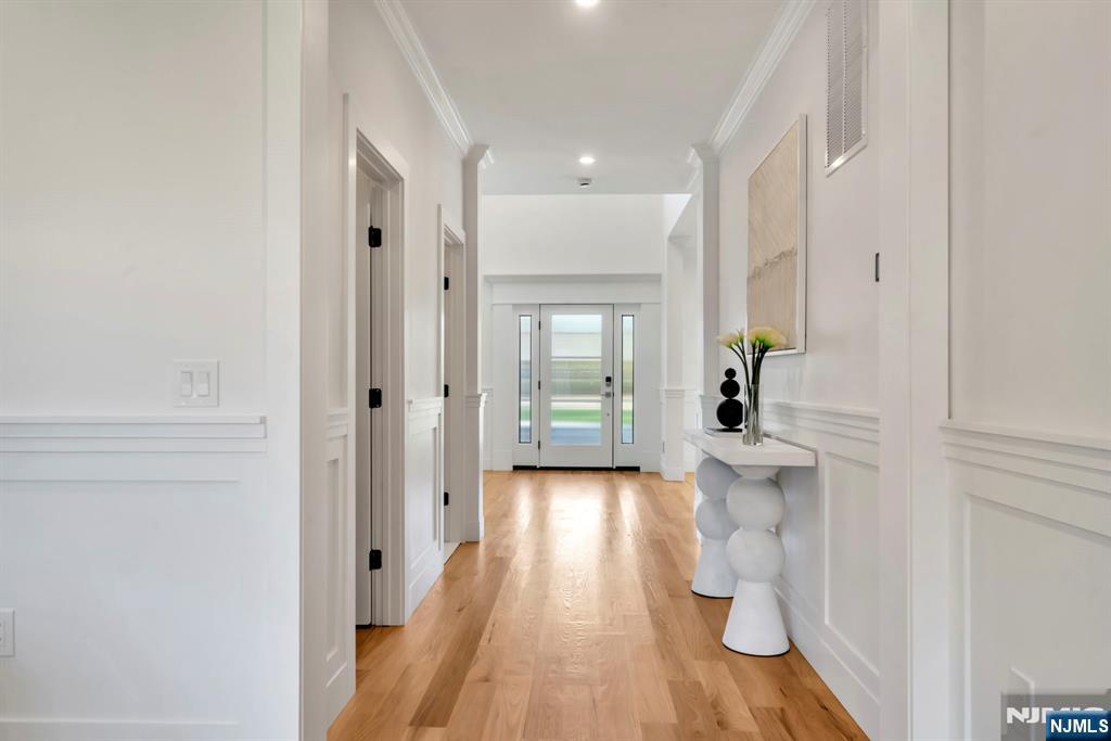 Northvale, New Jersey, 07647, United States, 6 Bedrooms Bedrooms, ,6 BathroomsBathrooms,Residential,For Sale,2003296