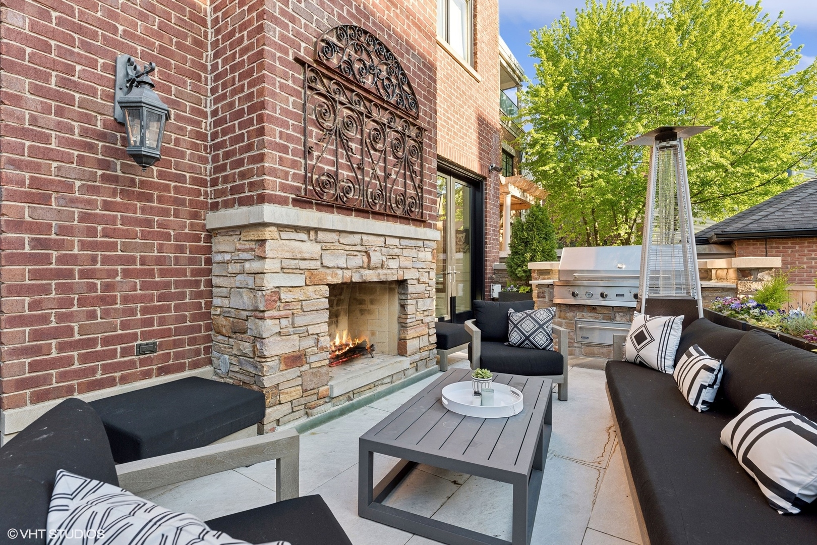 3830 N Wayne Avenue, Chicago, Illinois, 60613, United States, 6 Bedrooms Bedrooms, ,6 BathroomsBathrooms,Residential,For Sale,3830 N Wayne Avenue,1628817