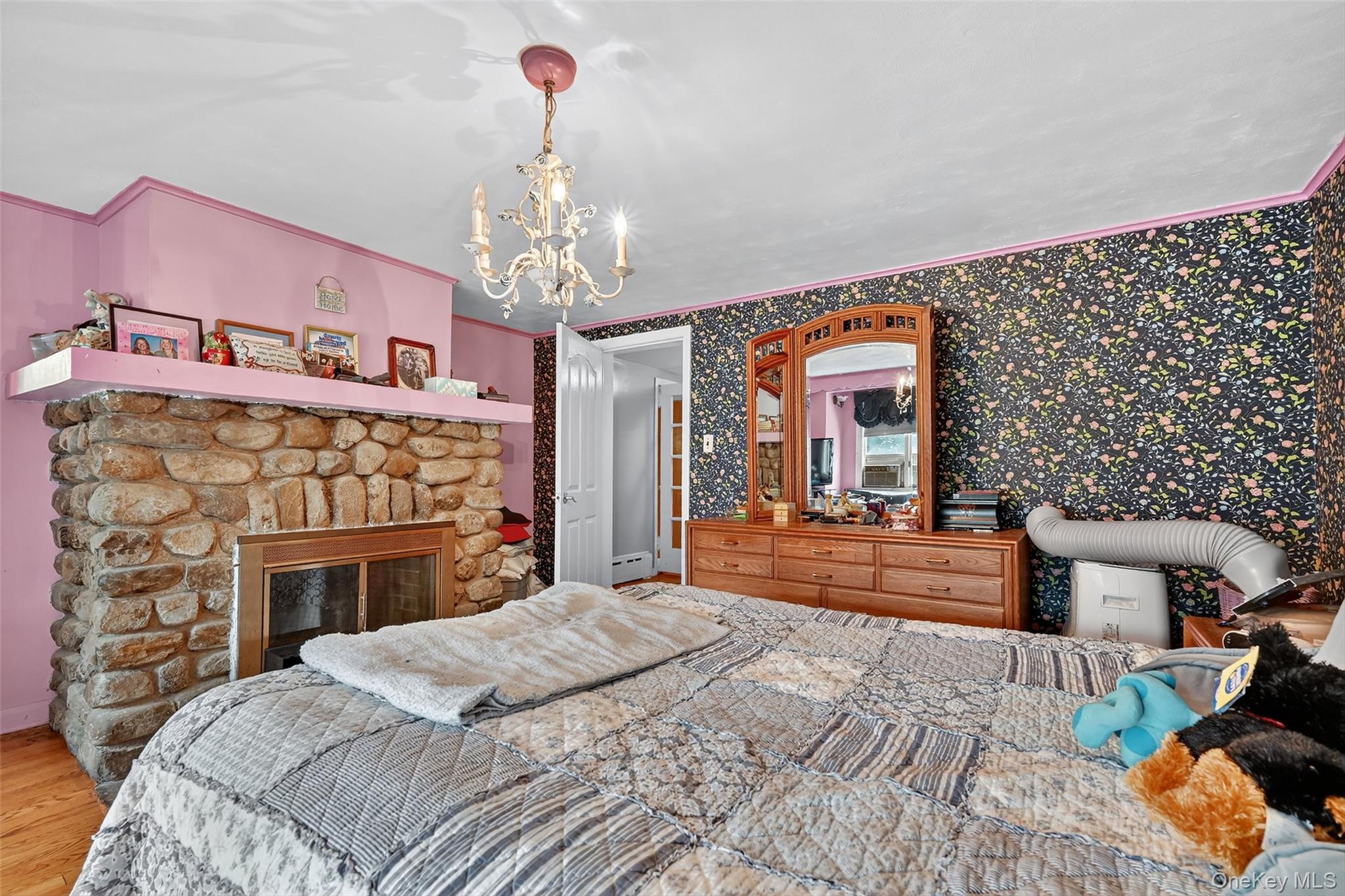 Monsey, New York, 10952, United States, 5 Bedrooms Bedrooms, ,4 BathroomsBathrooms,Residential,For Sale,1981172