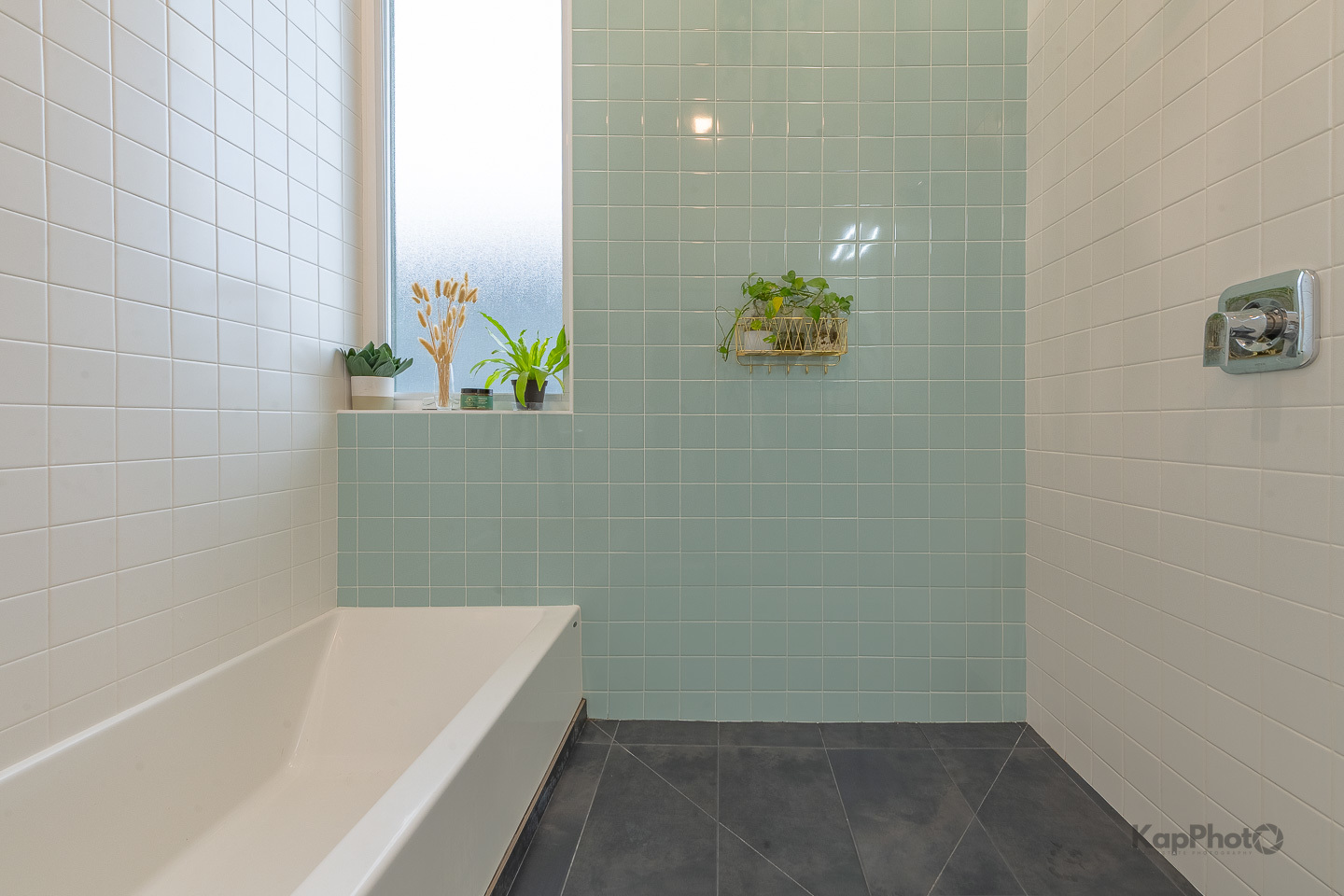 Chicago, Illinois, 60612, United States, 4 Bedrooms Bedrooms, ,2 BathroomsBathrooms,Residential,For Sale,2001232