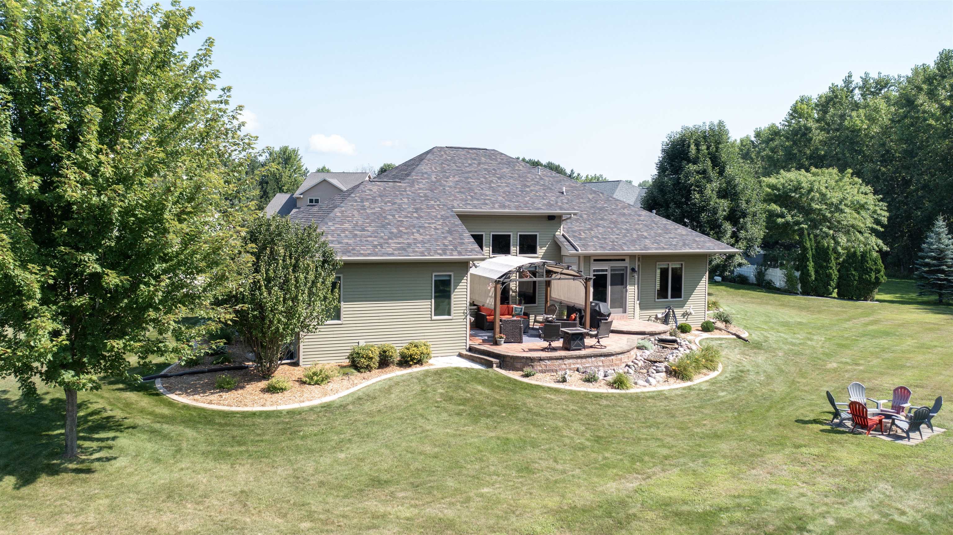 Appleton, Wisconsin, 54913, United States, 5 Bedrooms Bedrooms, ,4 BathroomsBathrooms,Residential,For Sale,1927956