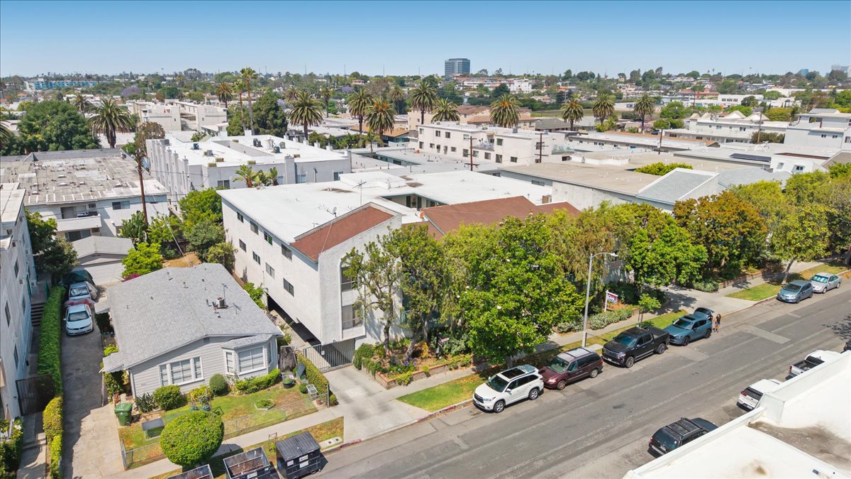 Los Angeles, California, 90034, United States, 2 Bedrooms Bedrooms, ,2 BathroomsBathrooms,Residential,For Sale,1944972