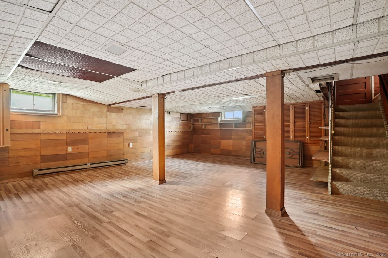 Stratford, Connecticut, 06615, United States, 3 Bedrooms Bedrooms, ,1 BathroomBathrooms,Residential,For Sale,1965569