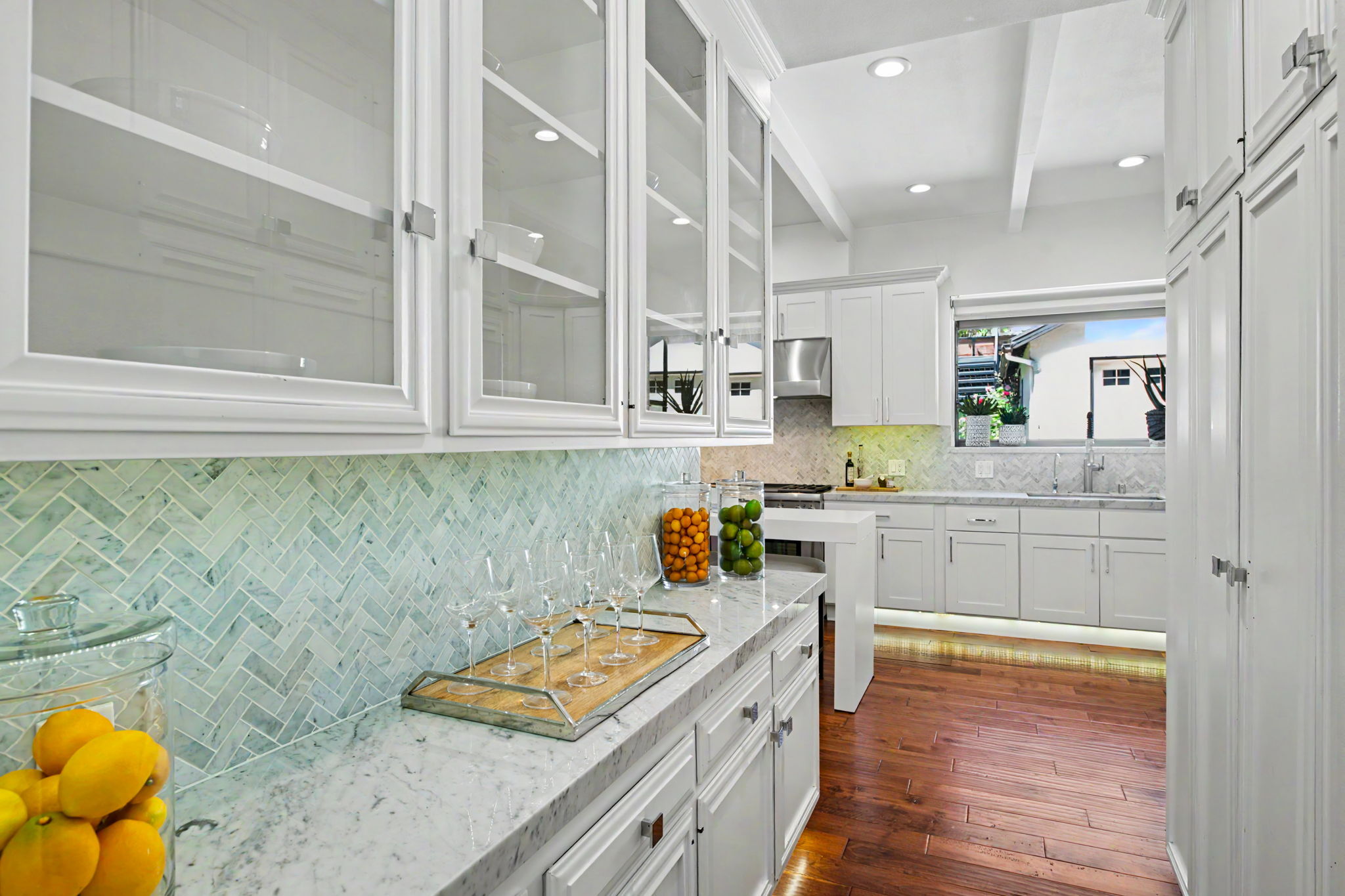  2411 Benedict Canyon Dr - 物件實景