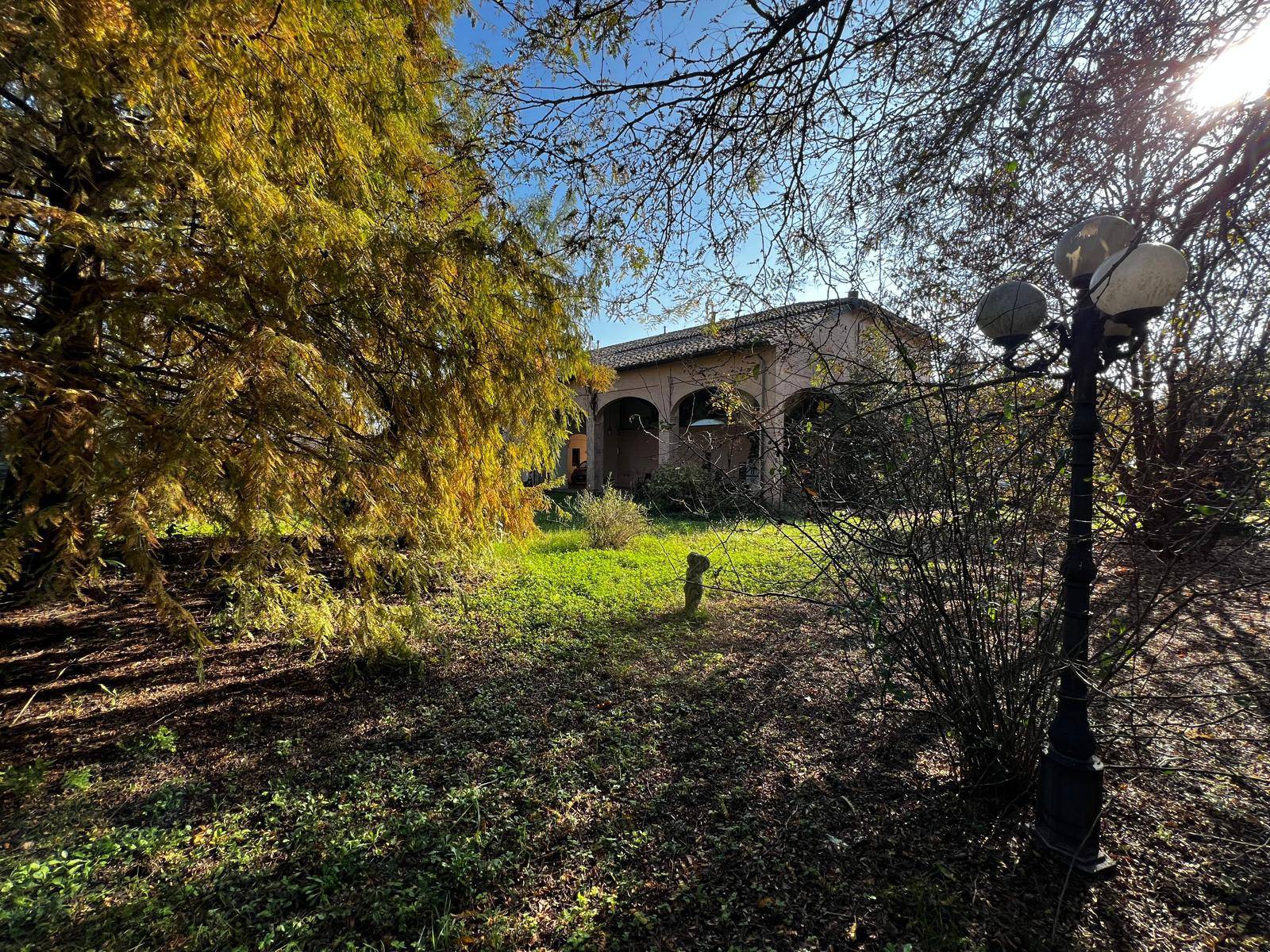 Torrile, Parma, 43030, IT, 5 Bedrooms Bedrooms, ,5 BathroomsBathrooms,Residential,For Sale,1708902
