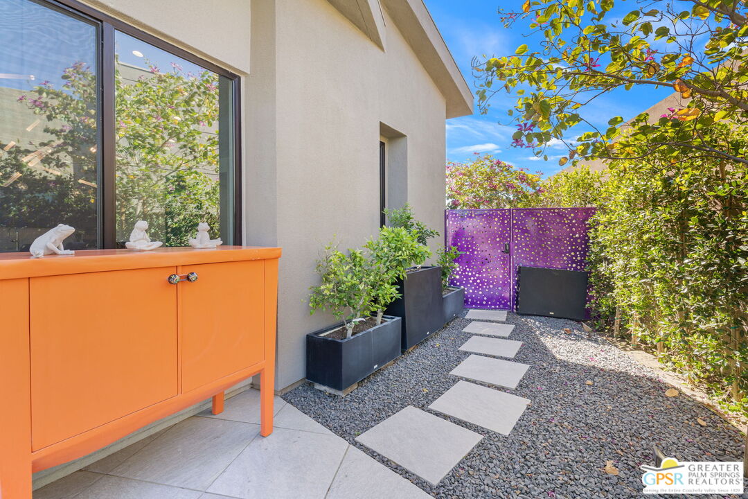Palm Springs, California, 92262, United States, 3 Bedrooms Bedrooms, ,3 BathroomsBathrooms,Residential,For Sale,1903591