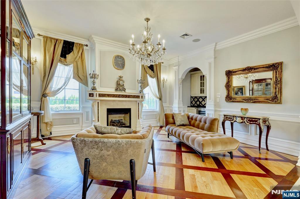 Fort Lee, New Jersey, 07024, United States, 6 Bedrooms Bedrooms, ,7 BathroomsBathrooms,Residential,For Sale,1891733
