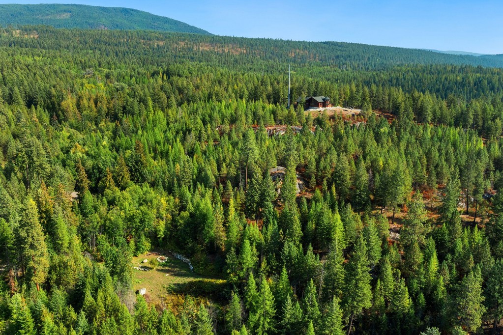 Bonners Ferry, Idaho, 83805, United States, 3 Bedrooms Bedrooms, ,4 BathroomsBathrooms,Residential,For Sale,1984473