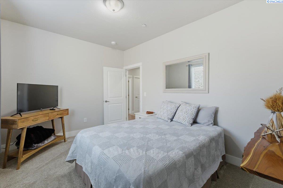 Richland, Washington, 99352, United States, 3 Bedrooms Bedrooms, ,2 BathroomsBathrooms,Residential,For Sale,1991630