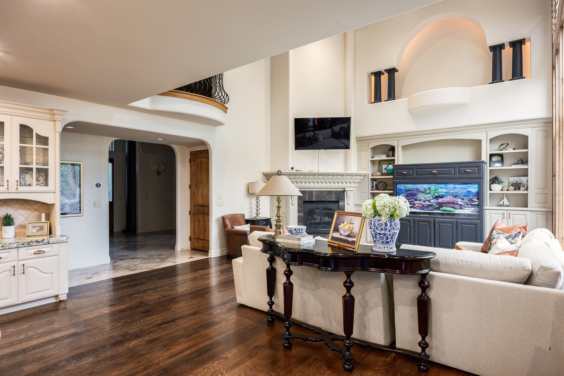  Custom 2-Story Parade Home with Dolphin Bolderscape Grotto Pool & 6 Car Garage - 物件實景