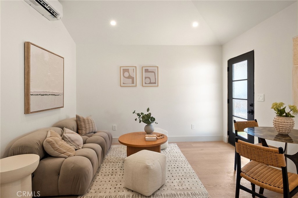 Valley Village, California, 91607, United States, 3 Bedrooms Bedrooms, ,3 BathroomsBathrooms,Residential,For Sale,2002294