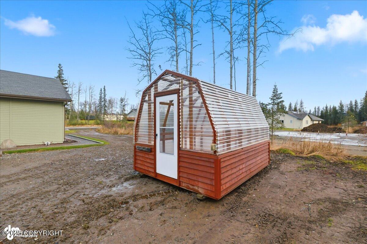 Kenai, Alaska, 99611, United States, 4 Bedrooms Bedrooms, ,2 BathroomsBathrooms,Residential,For Sale,1985692