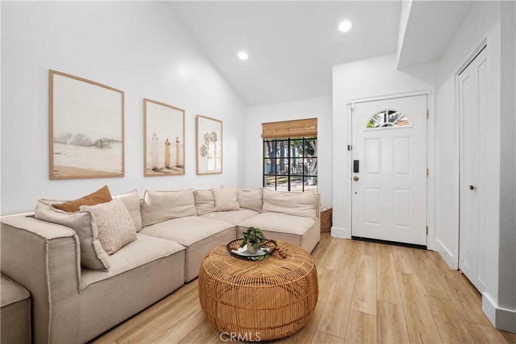 San Juan Capistrano, California, 92675, United States, 2 Bedrooms Bedrooms, ,3 BathroomsBathrooms,Residential,For Sale,1991096