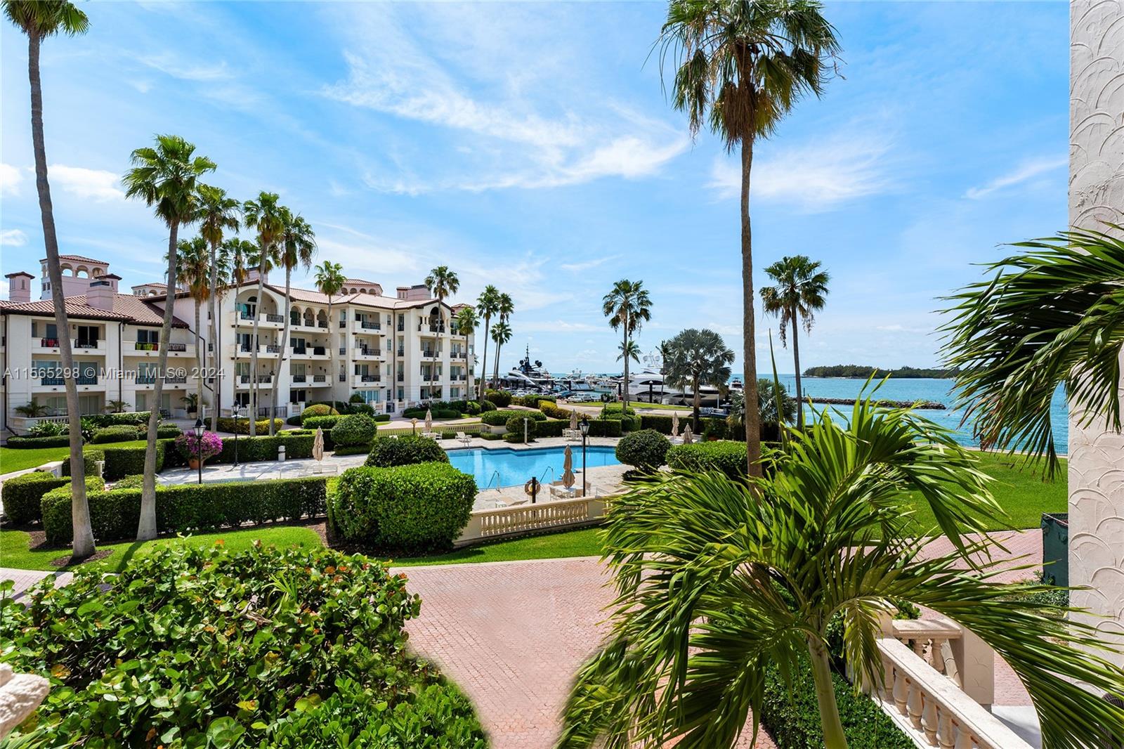 Miami Beach, Florida, 33109, United States, 3 Bedrooms Bedrooms, ,4 BathroomsBathrooms,Residential,For Sale,1926263