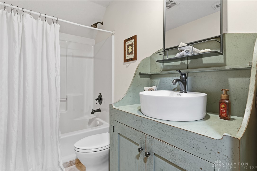 Adams Twp, Ohio, 45177, United States, 6 Bedrooms Bedrooms, ,4 BathroomsBathrooms,Residential,For Sale,1989294