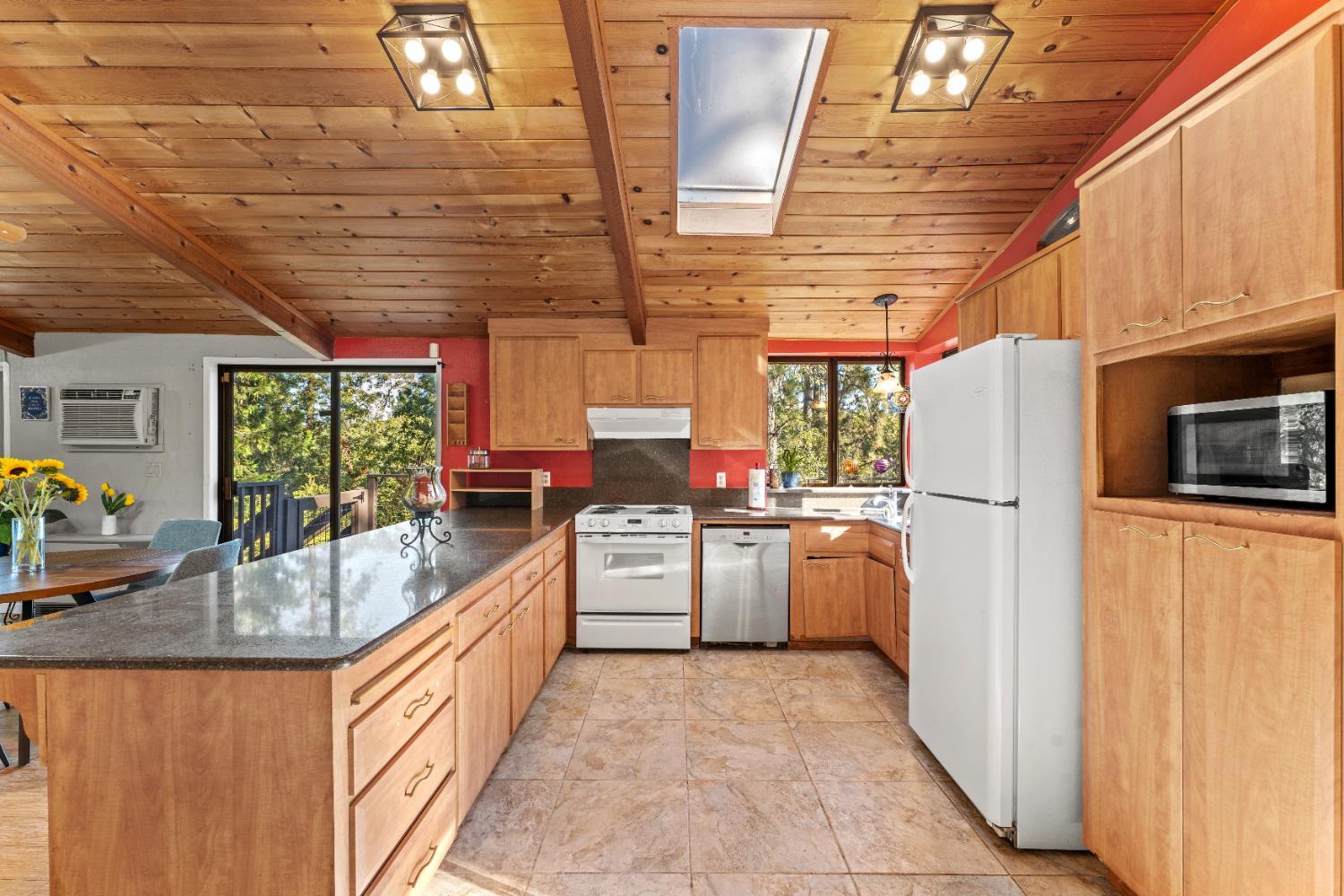 Colfax, California, 95713, United States, 3 Bedrooms Bedrooms, ,2 BathroomsBathrooms,Residential,For Sale,1940988