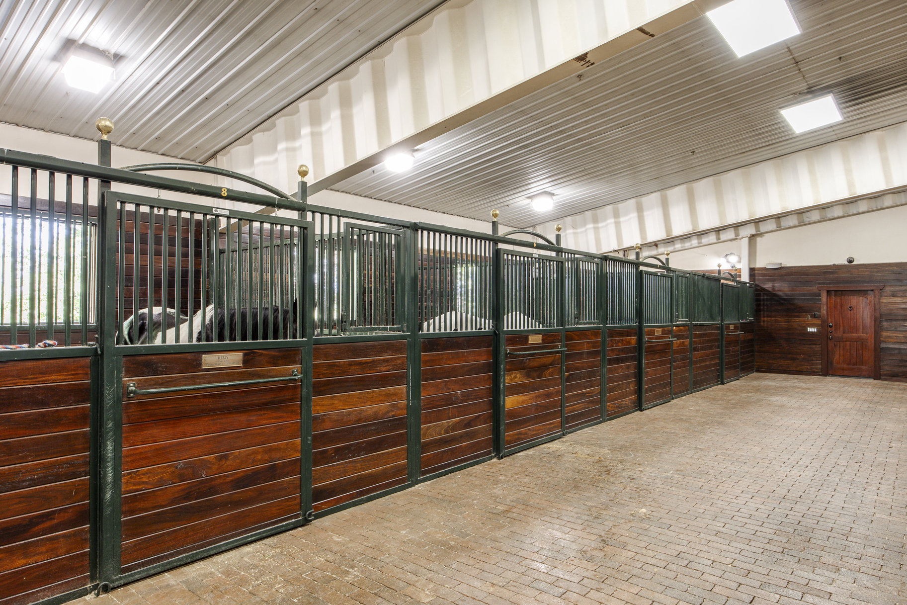  A RARE MODERN MOUNTAIN ESTATE WITH AN EXTRAORDINARY EQUESTRIAN FACILITY - 物件實景