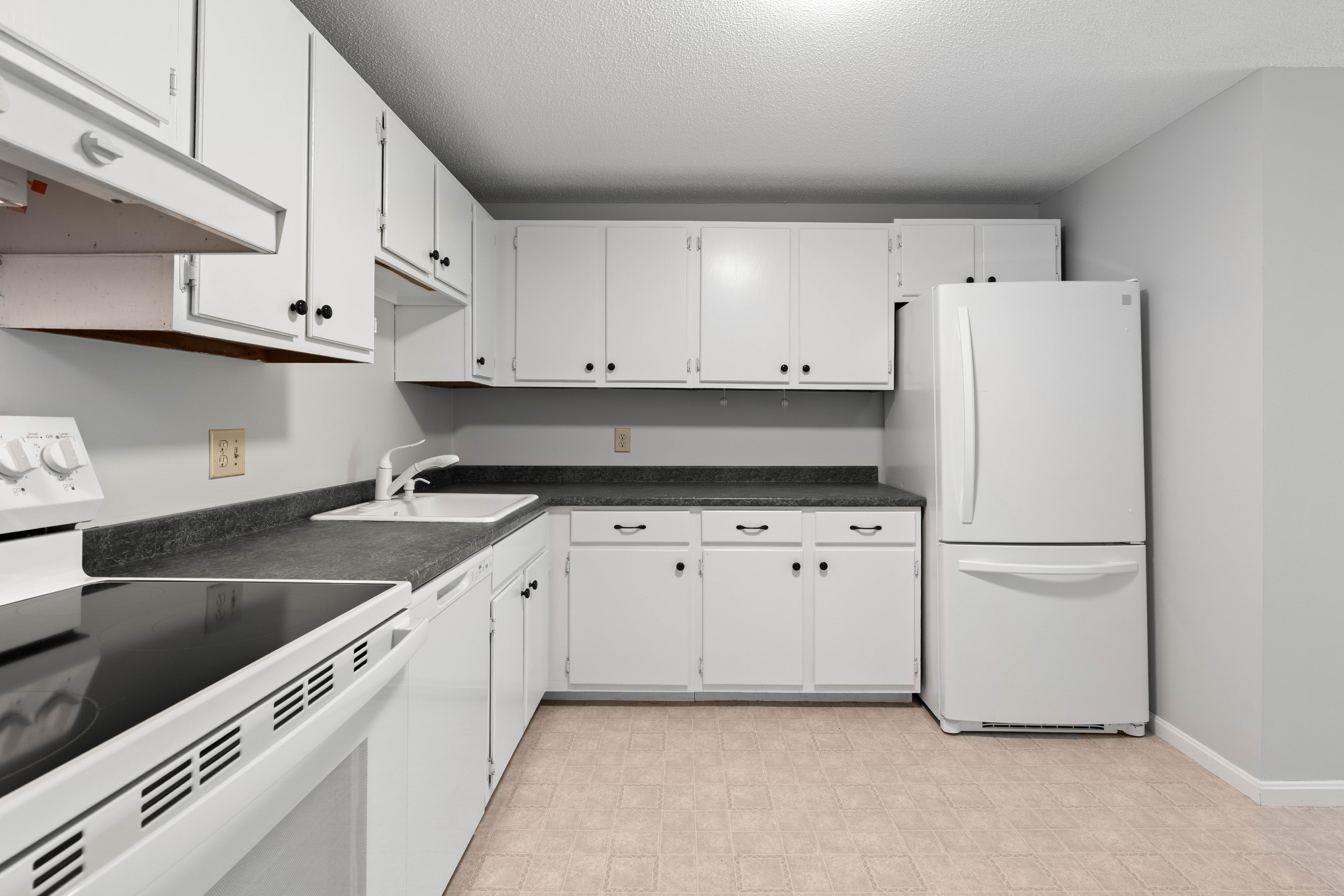  910 White Cedar Boulevard, Portsmouth, NH 03801 - 物件實景