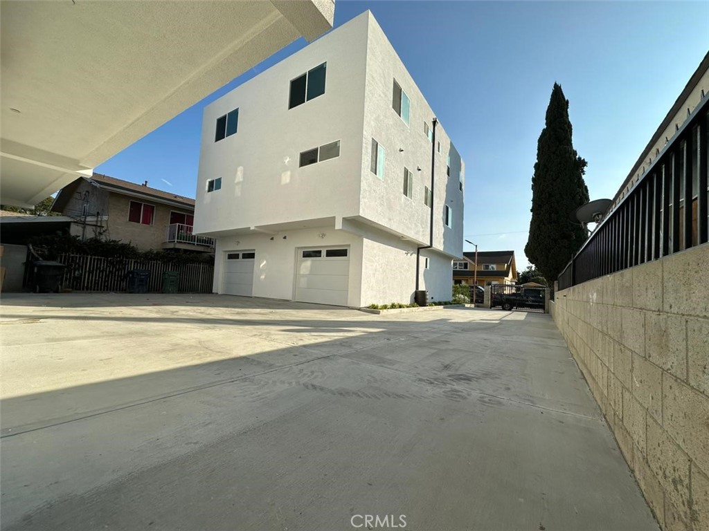 LOS ANGELES, California, 90001, United States, ,Residential,For Sale,1810570