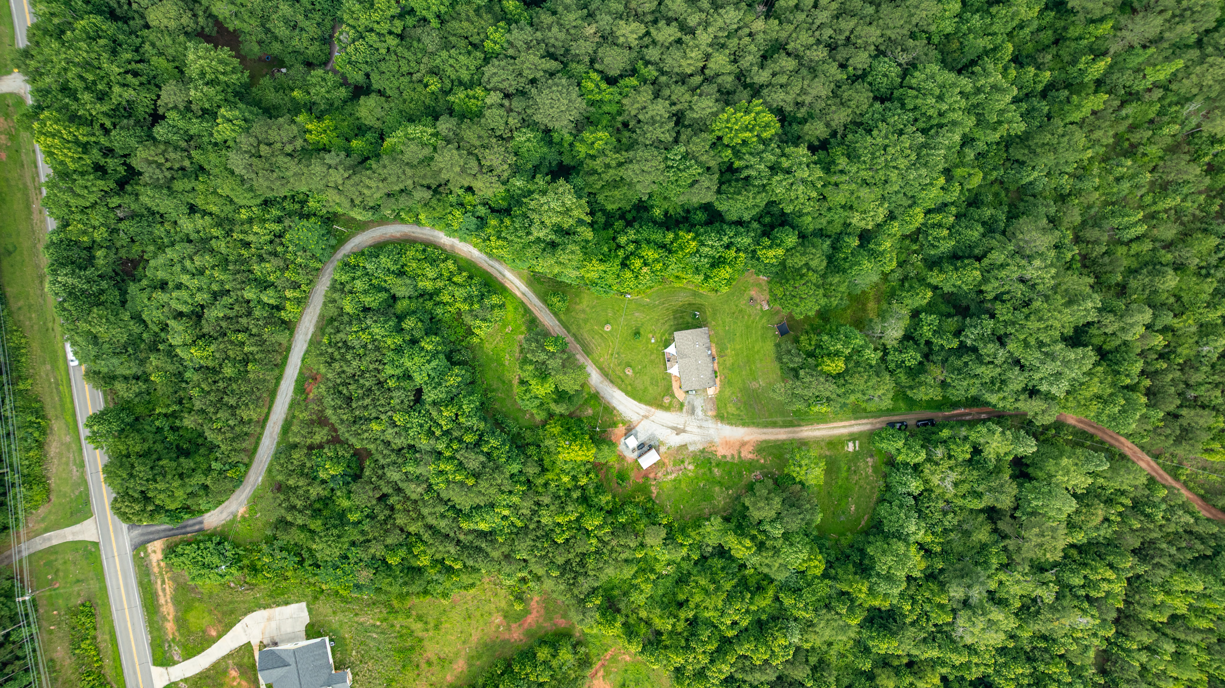  Completely Refreshed Home on Five Private Acres - 物件實景