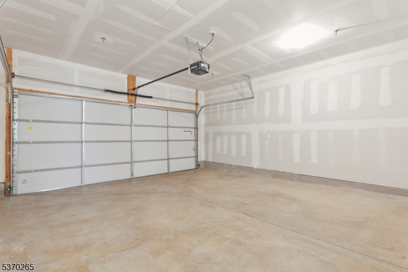 Warren Twp., New Jersey, 07059, United States, 4 Bedrooms Bedrooms, ,4 BathroomsBathrooms,Residential,For Sale,1940451