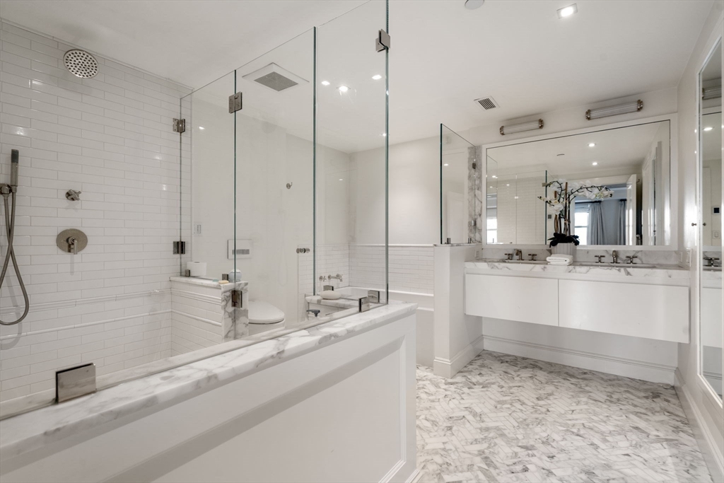 Boston, Massachusetts, 02116, United States, 3 Bedrooms Bedrooms, ,3 BathroomsBathrooms,Residential,For Sale,1895702