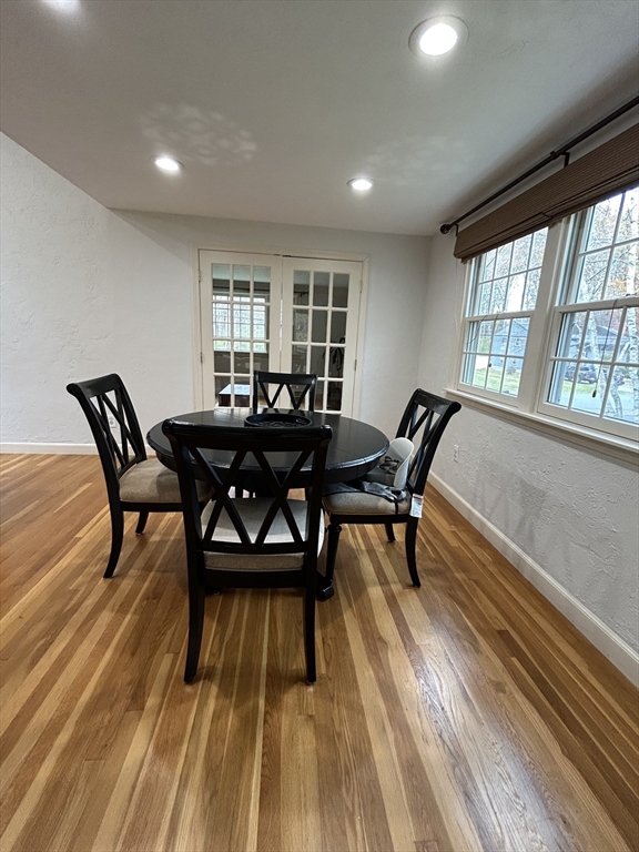 Framingham, Massachusetts, 01701, United States, 4 Bedrooms Bedrooms, ,3 BathroomsBathrooms,Residential,For Sale,1988982