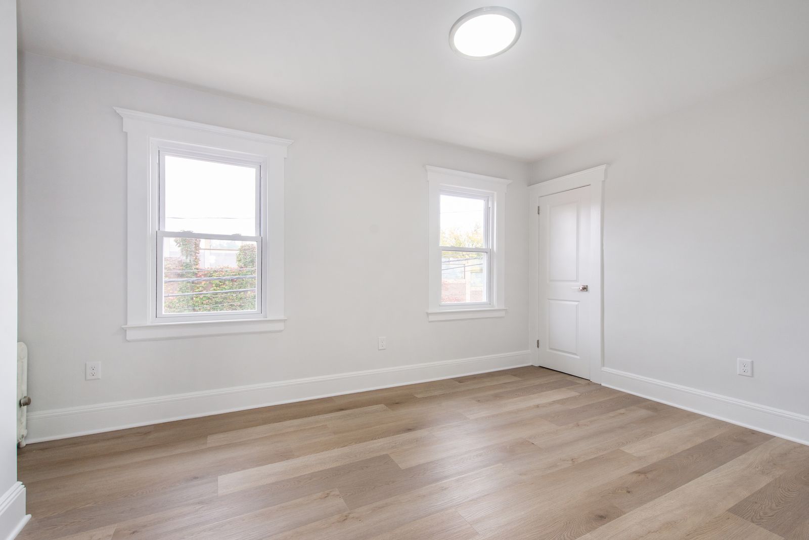 Bergen, Lyndhurst Township, New Jersey, 07071, United States, 3 Bedrooms Bedrooms, ,2 BathroomsBathrooms,Residential,For Sale,1980674