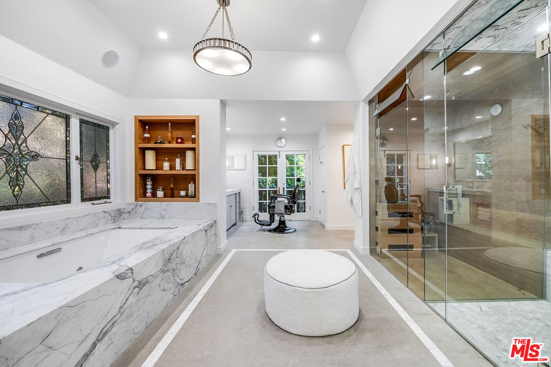 Los Angeles, California, 90049, United States, 6 Bedrooms Bedrooms, ,8 BathroomsBathrooms,Residential,For Sale,1940213