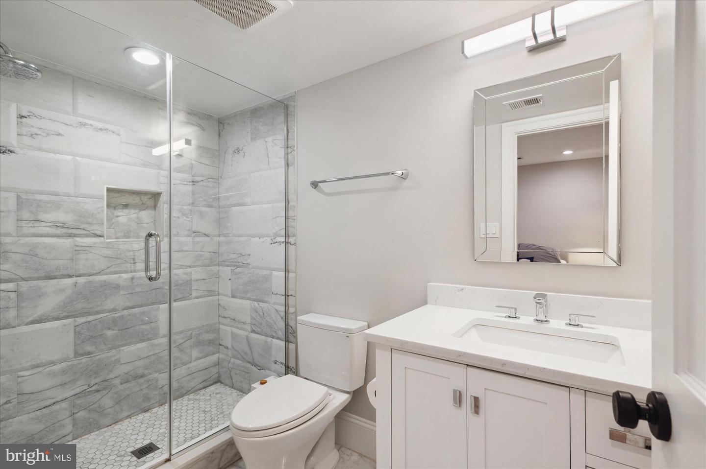 Washington, District of Columbia, 20008, United States, 2 Bedrooms Bedrooms, ,2 BathroomsBathrooms,Residential,For Sale,1776834