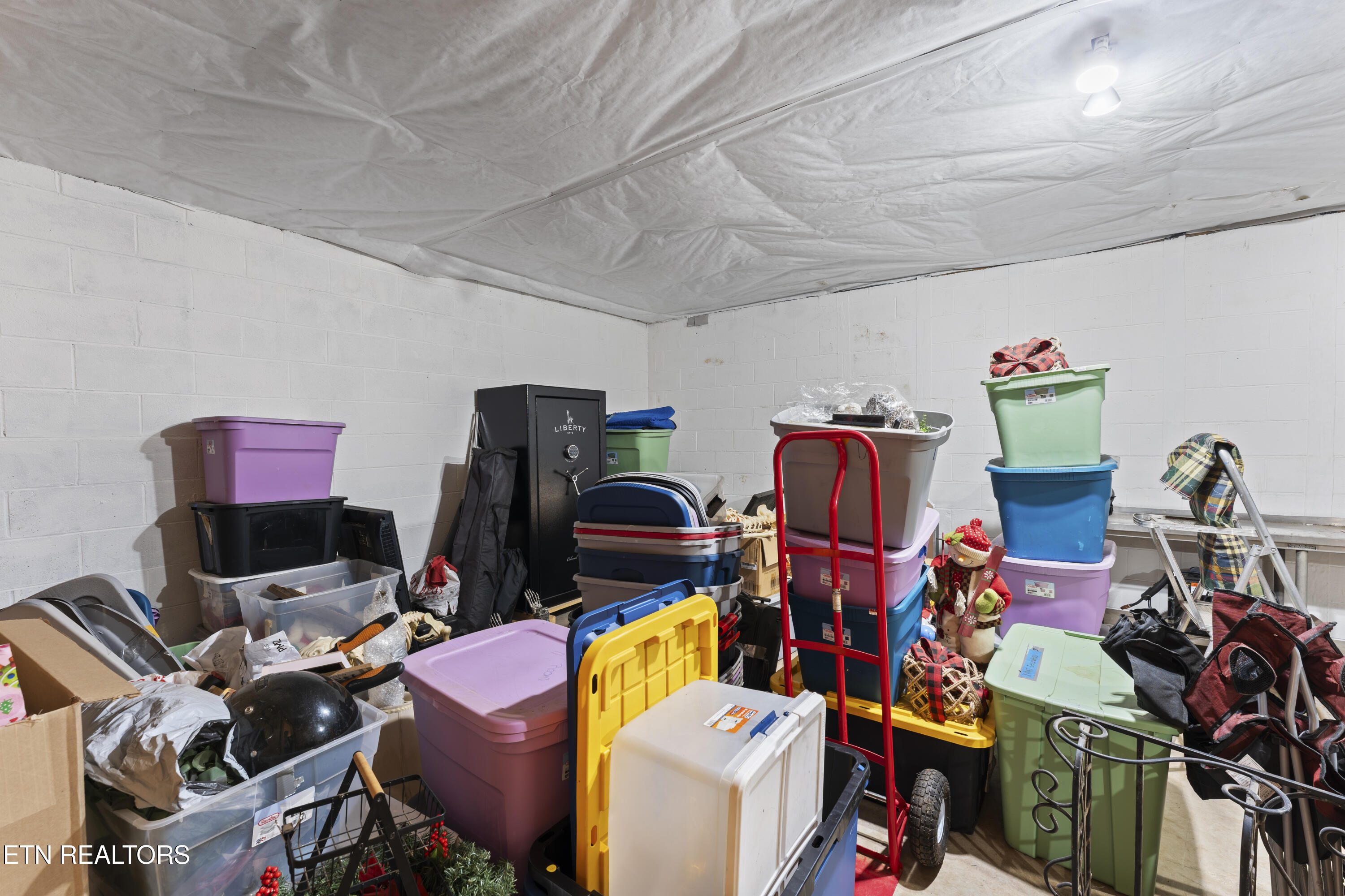 Knoxville, Tennessee, 37922, United States, 4 Bedrooms Bedrooms, ,4 BathroomsBathrooms,Residential,For Sale,1977894