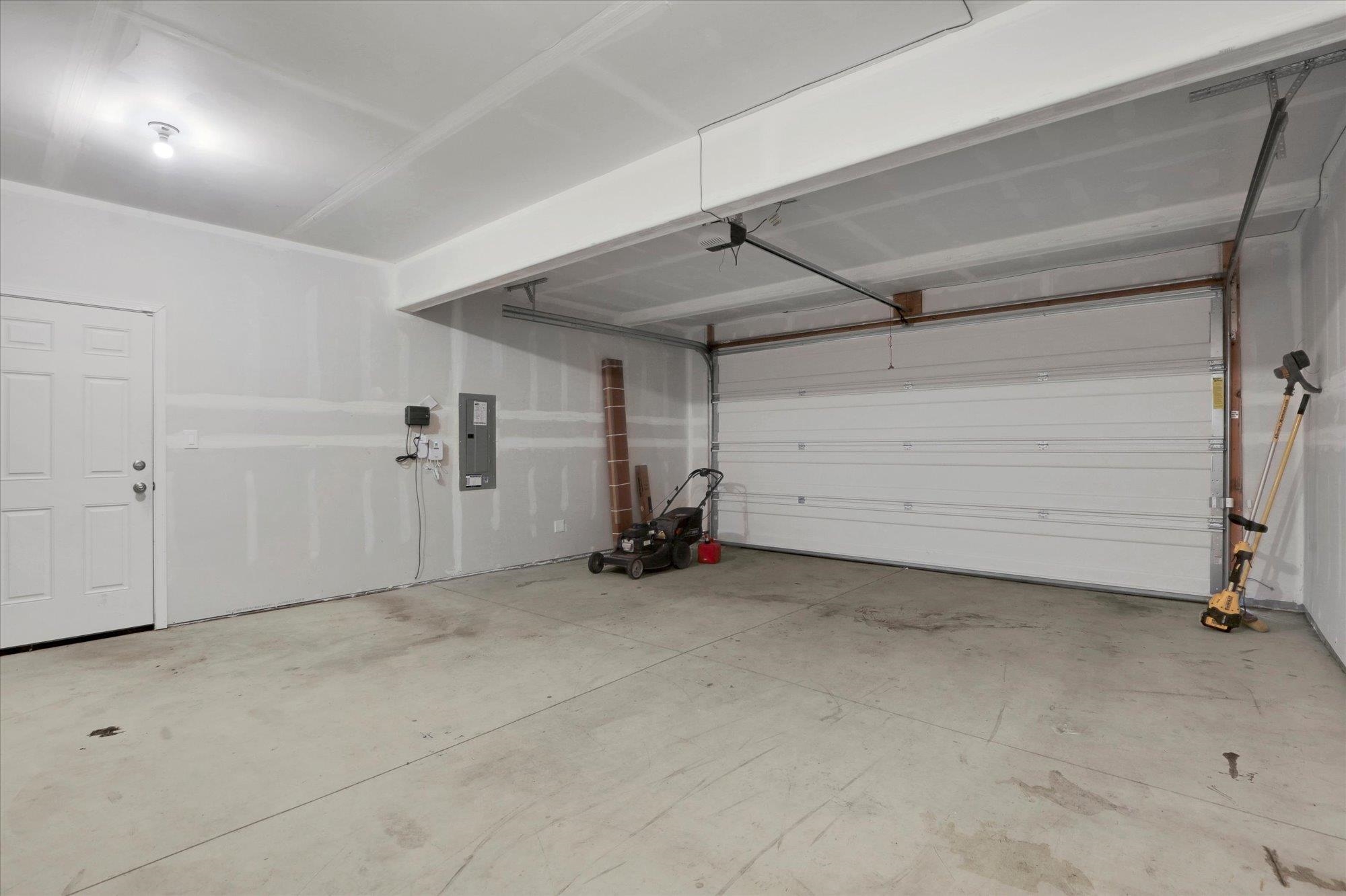 Deer Park, Washington, 99006, United States, 4 Bedrooms Bedrooms, ,3 BathroomsBathrooms,Residential,For Sale,1919491