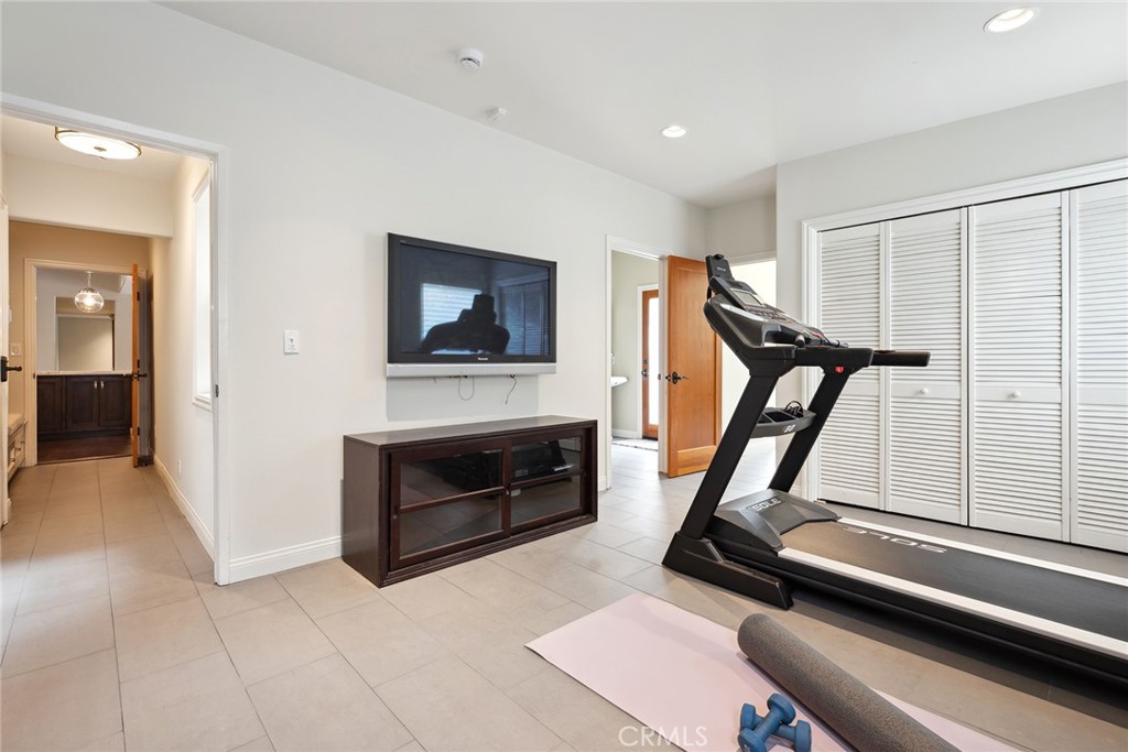 Tarzana, California, 91356, United States, 6 Bedrooms Bedrooms, ,5 BathroomsBathrooms,Residential,For Sale,1848701